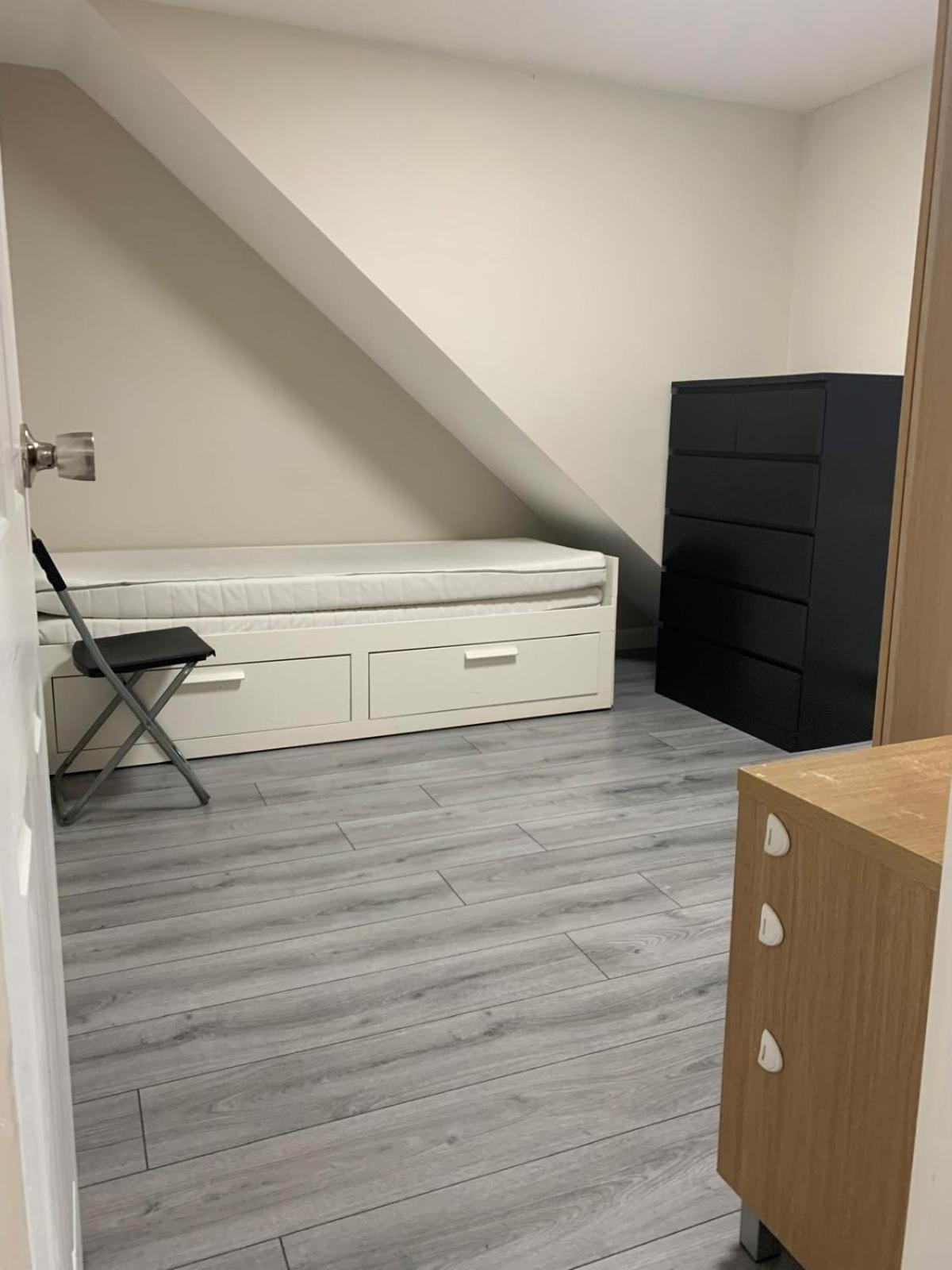 Privatunterkunft Cosy In Beckton *